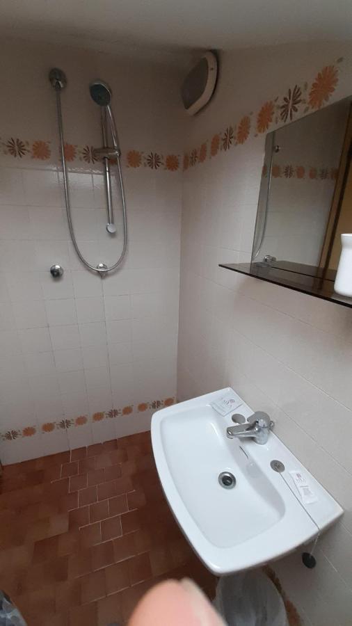 Hotel Elisabetta 2 Stelle Cattolica Zimmer foto